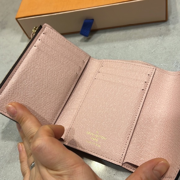 Louis Vuitton wallet - Picture 3 of 5